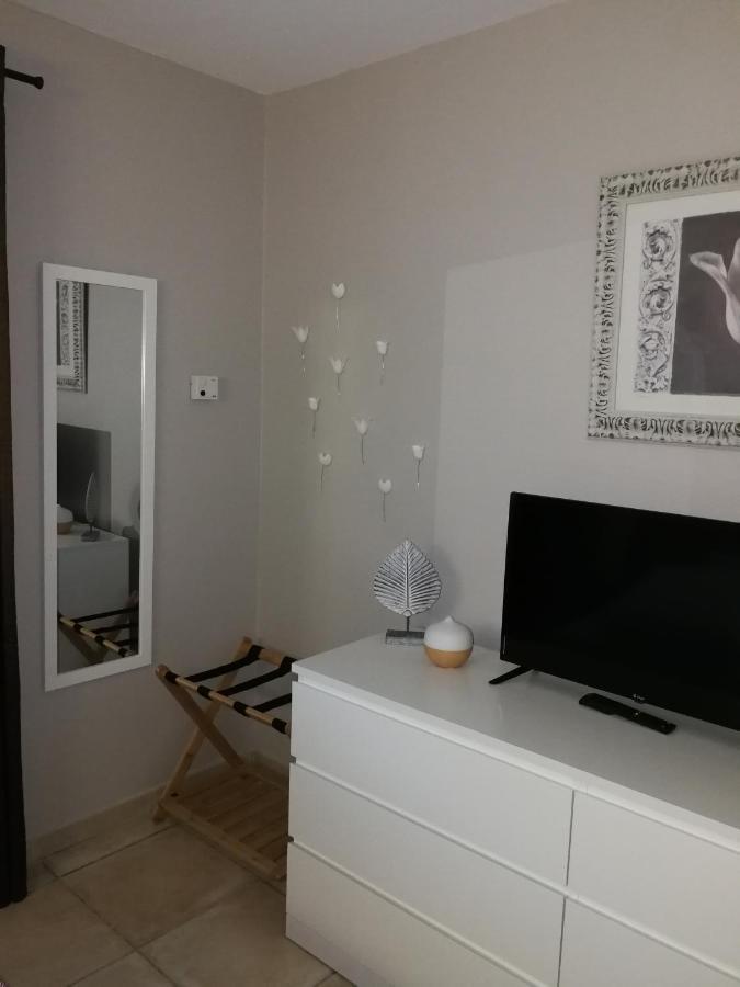 Lucbardez-et-Bargues Au Doux Repos B&B 외부 사진