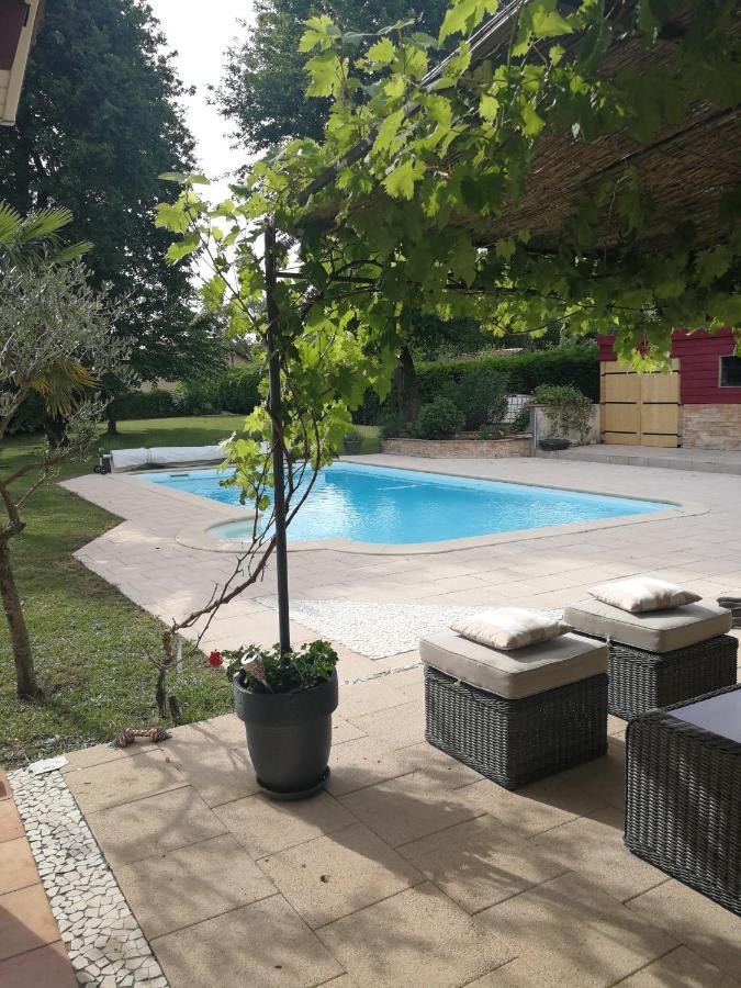 Lucbardez-et-Bargues Au Doux Repos B&B 외부 사진